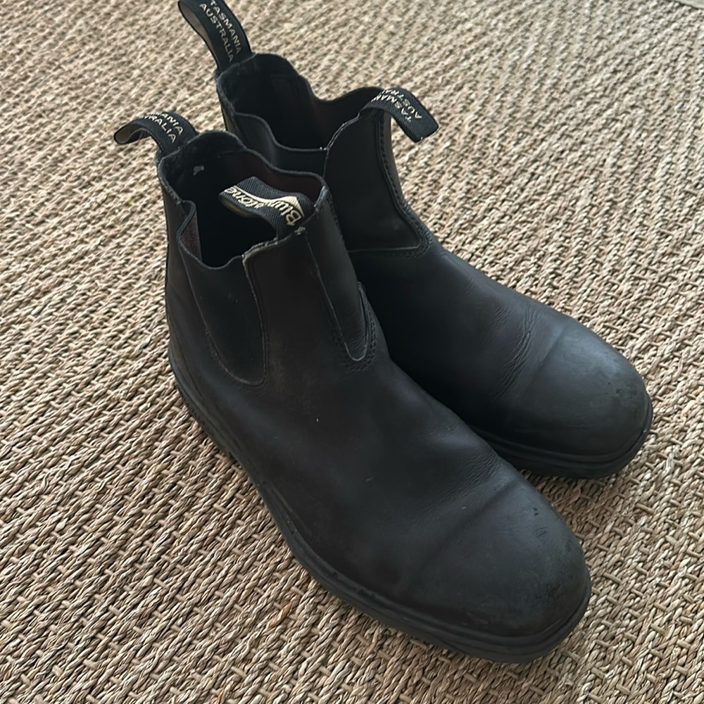 Used Blundstone black Chelsea boots
